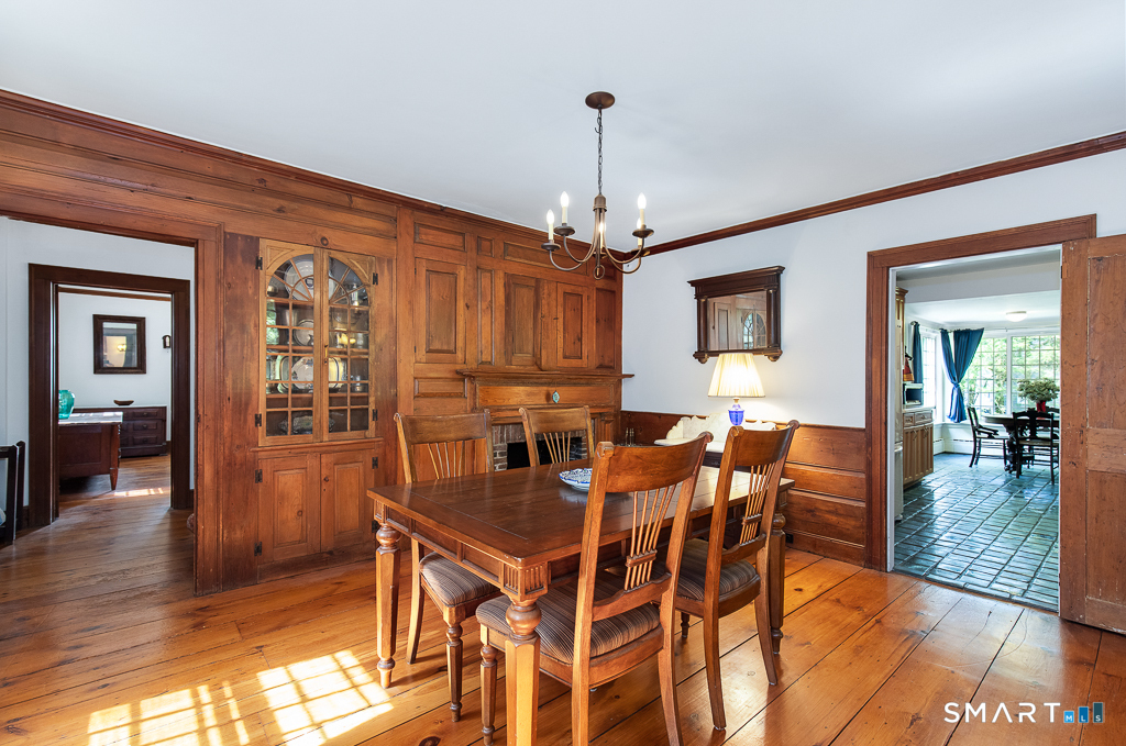 446 Amity Road Woodbridge, CT 06525 - Photo 6 of 40