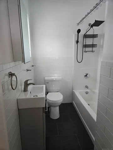 $1,850 | 112 Liberty Street, Pawcatuck, CT 06379