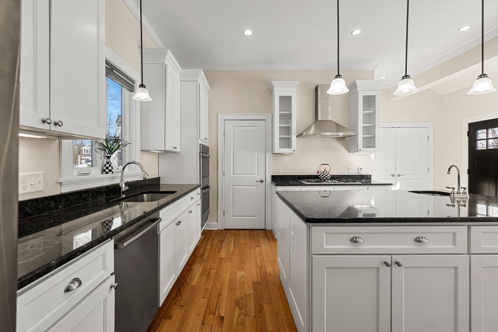 28 Mercer Road Needham, MA 02494 - Photo 9 of 28