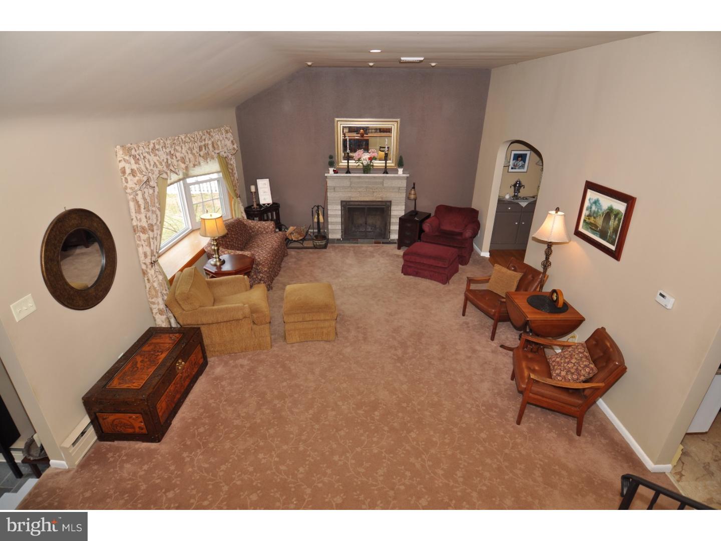 23 Hartford Road Mount Laurel, NJ 08054 - Photo 5 of 25 Living Room