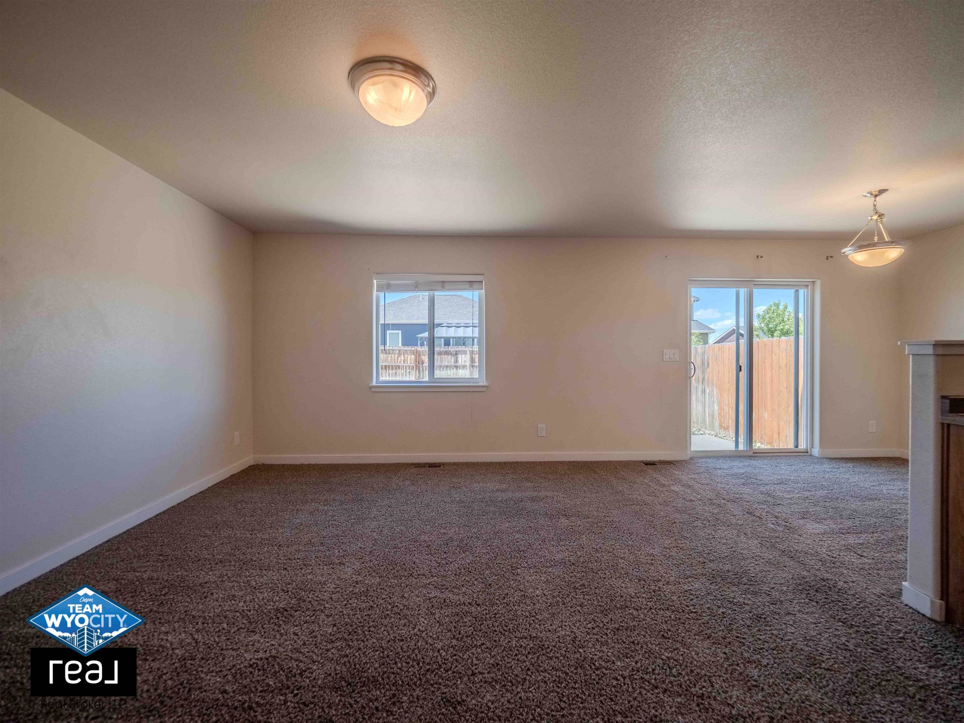 6866 Umpqua River Road Casper, WY 82604 - Photo 4 of 45