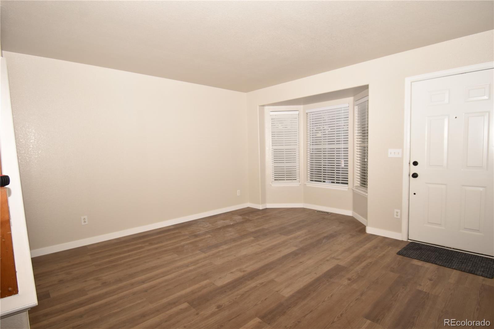 4954 Freeport Way Denver, CO 80239 - Photo 3 of 11