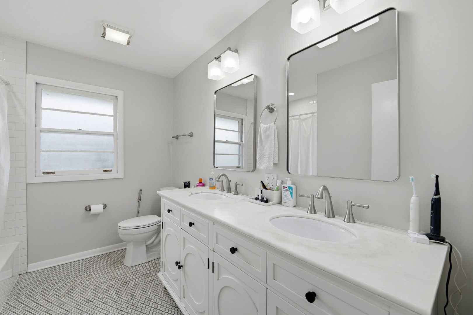389 Michael John Drive Park Ridge, IL 60068 - Photo 15 of 40