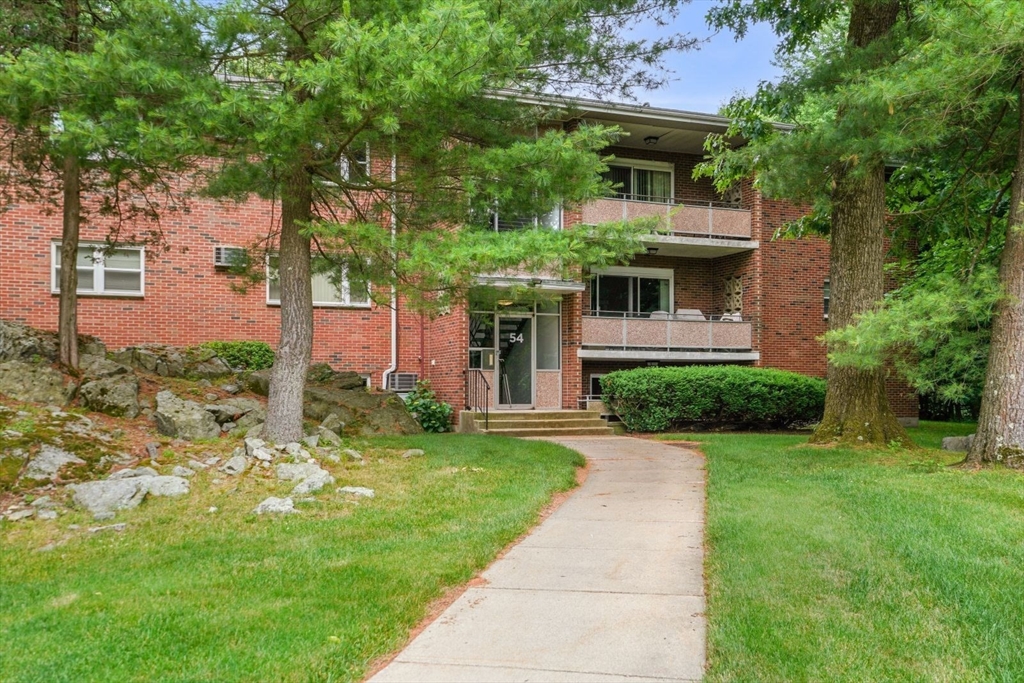 54 Jacqueline Road, Unit 1 Waltham, MA 02452 - Photo 1 of 15 Gallery Image 1