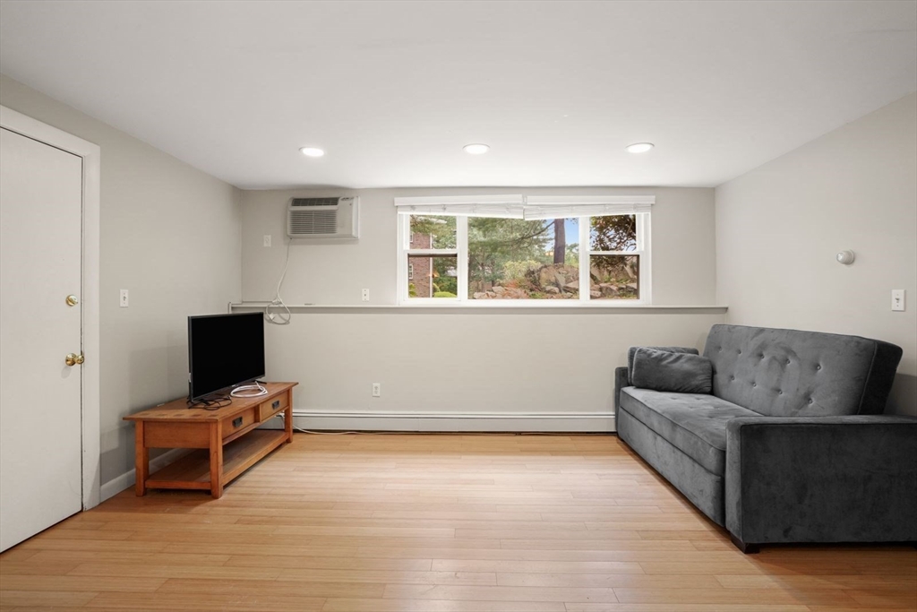 54 Jacqueline Road, Unit 1 Waltham, MA 02452 - Photo 7 of 15 Gallery Image 7