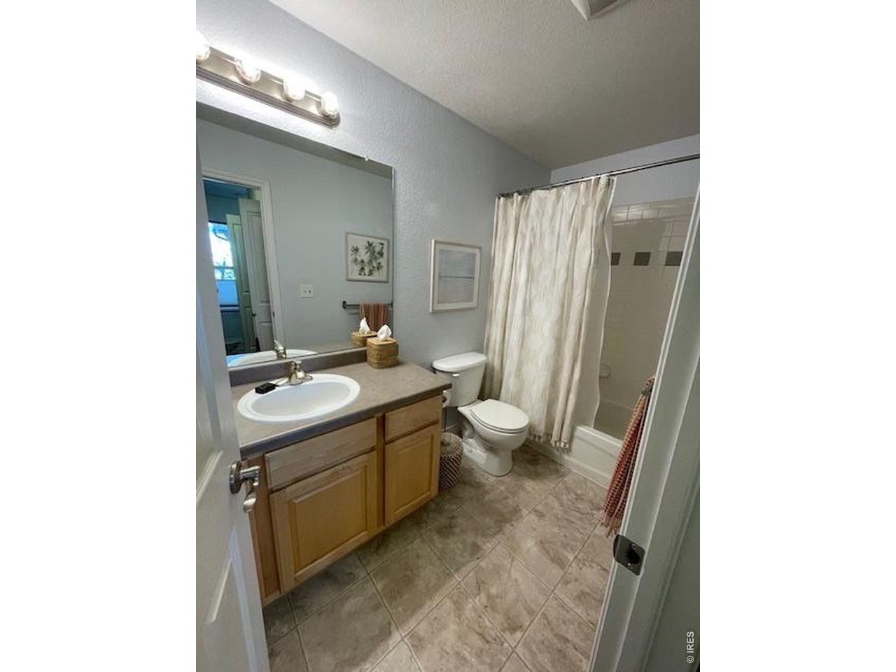 3683 Pinedale Street, Unit F Boulder, CO 80301 - Photo 7 of 14 Full 2nd Bathroom