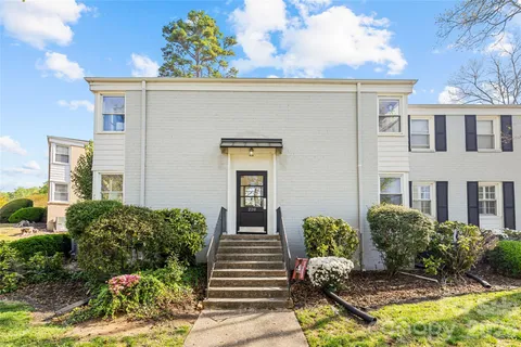 $275,000 | 220 Wakefield Drive, Charlotte, NC 28209