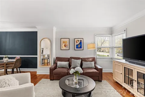 $275,000 | 220 Wakefield Drive, Charlotte, NC 28209