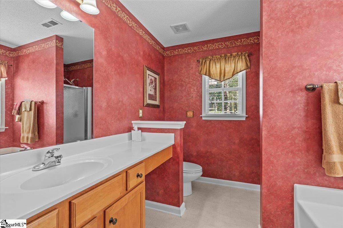 505 Cardinal Woods Way Easley, SC 29642 - Photo 16 of 35