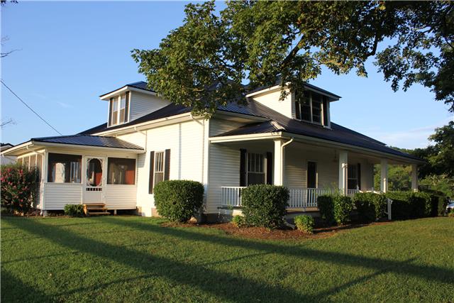 380 Petersburg-Chestnut Ridge Road Petersburg, TN 37144 - Photo 18 of 20 Side of home showing Screened in Porch