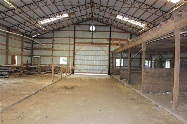 380 Petersburg-Chestnut Ridge Road Petersburg, TN 37144 - Photo 7 of 20 Inside Barn