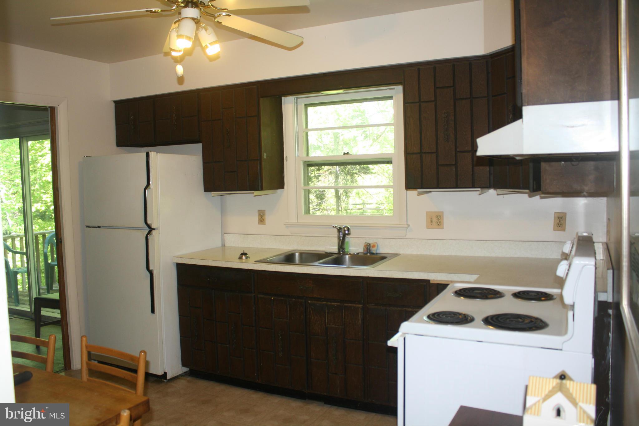 1481 Grandview Road Arnold, MD 21012 - Photo 4 of 11 Kitchen
