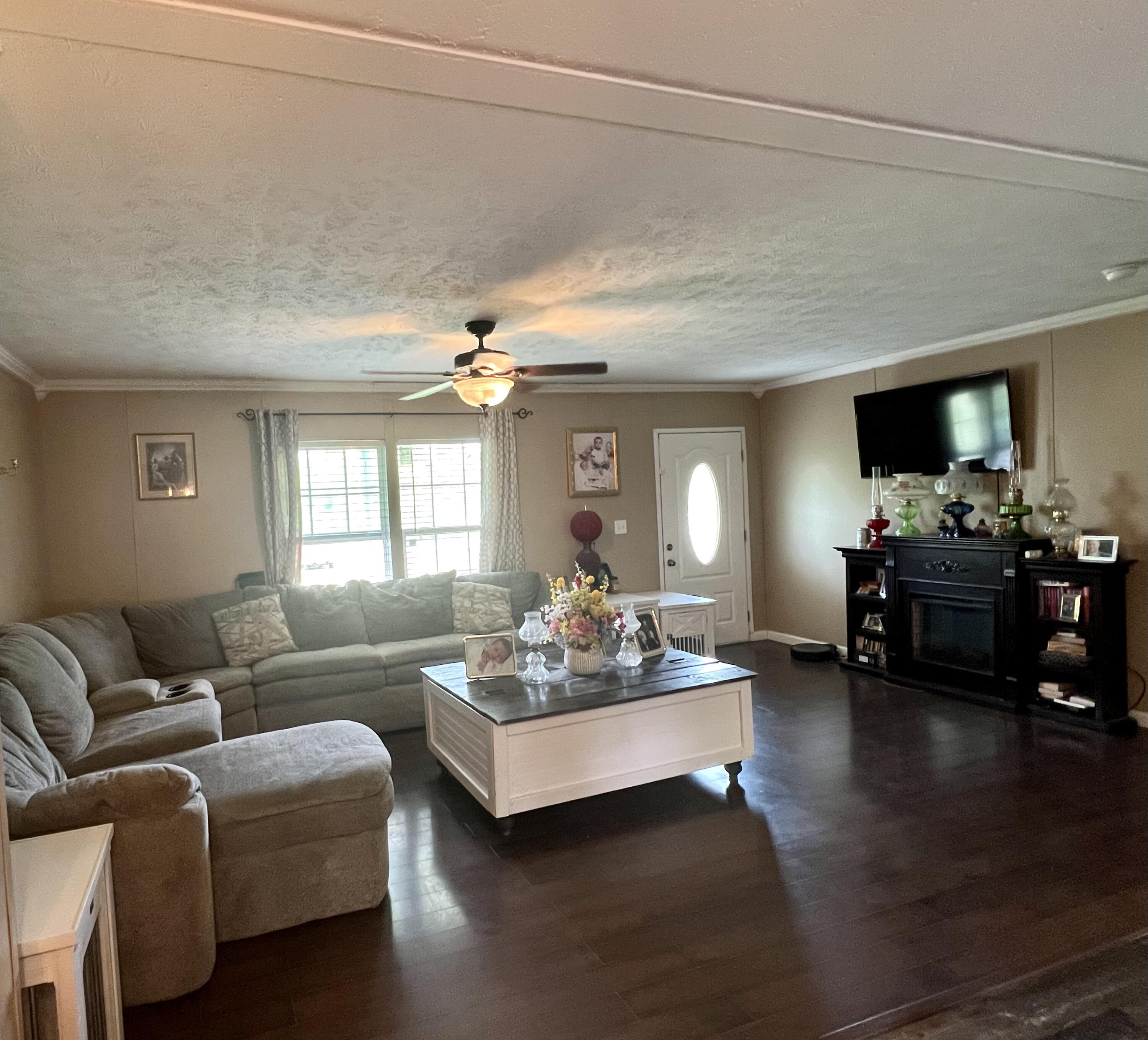 1145 Old Whitney Road Somerset, KY 42501 - Photo 5 of 65 Living Room