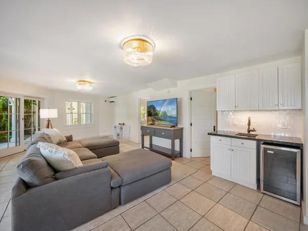 $3,999,000 | 65 North Holokai Road, Haiku, HI 96708