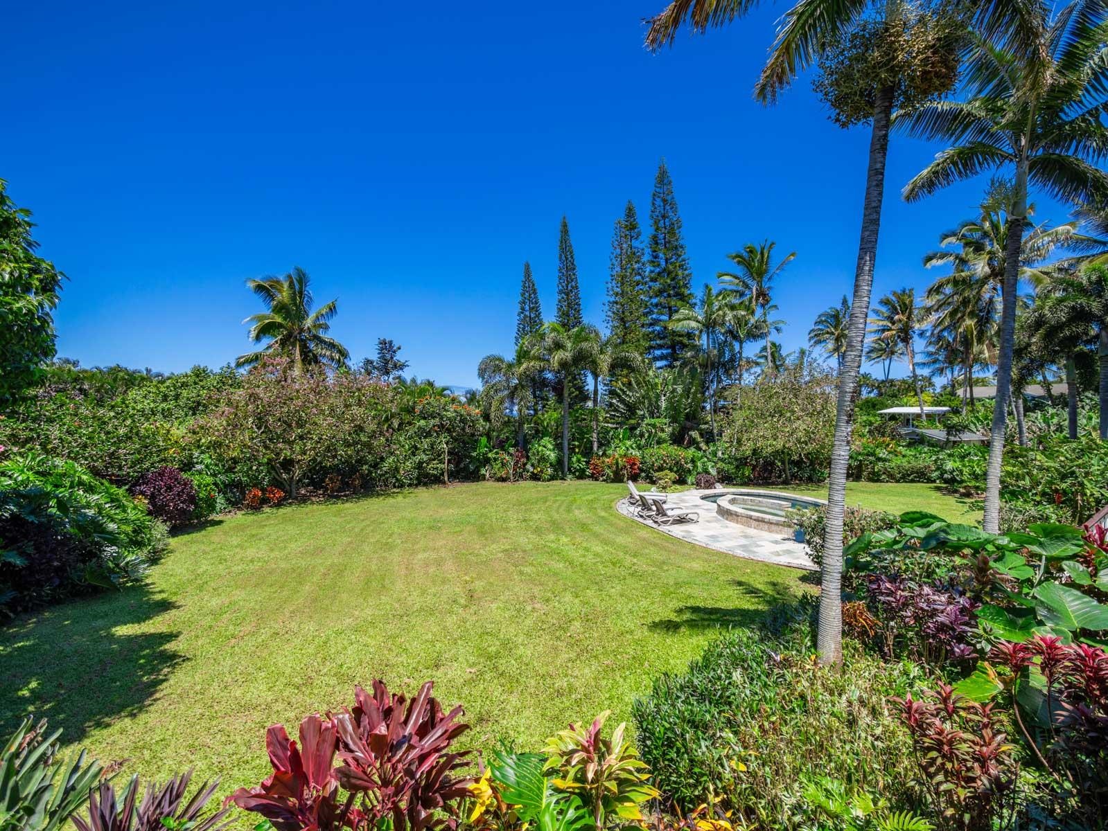 65 North Holokai Road Haiku, HI 96708 - Photo 37 of 50 a view of a garden