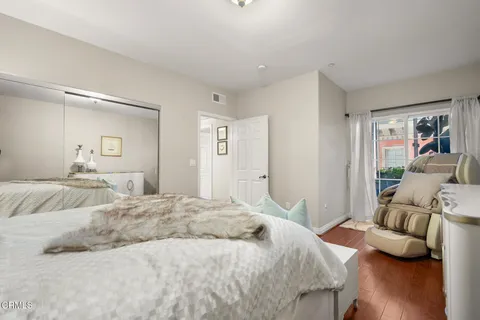 $849,800 | 616 South Wilton Place, Unit 203, Los Angeles, CA 90005