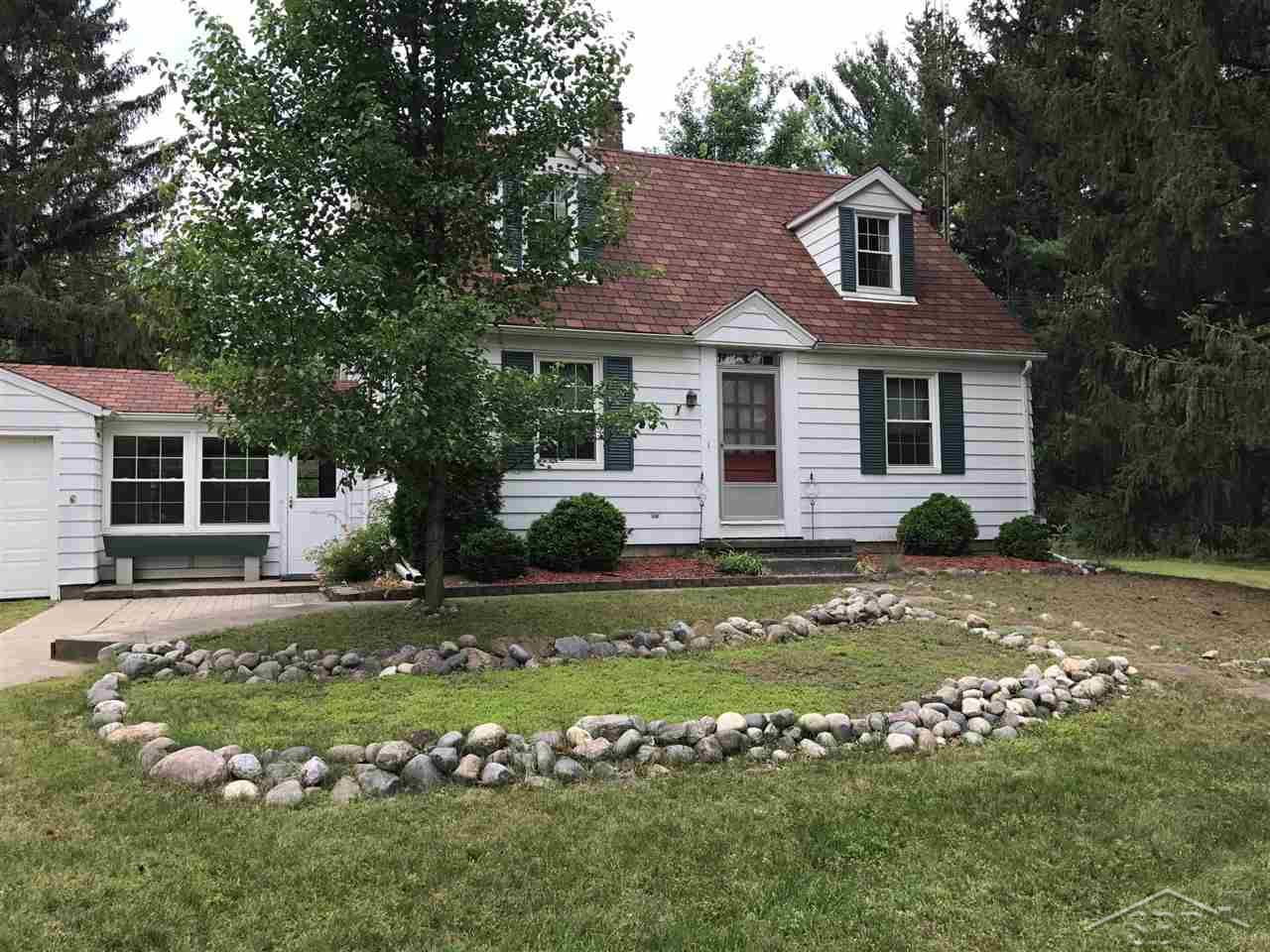 605 North Miller Road Saginaw, MI 48609 - Photo 7 of 59 31324142-6.JPG