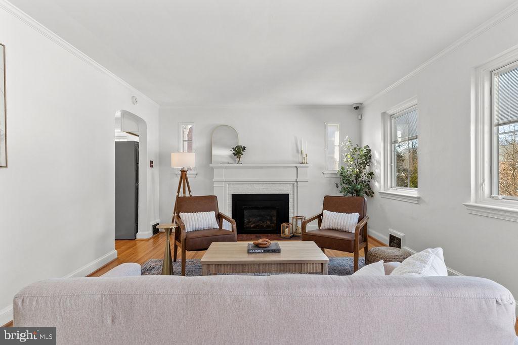 5118 25th Road North Arlington, VA 22207 - Photo 3 of 44 Gallery Image 3