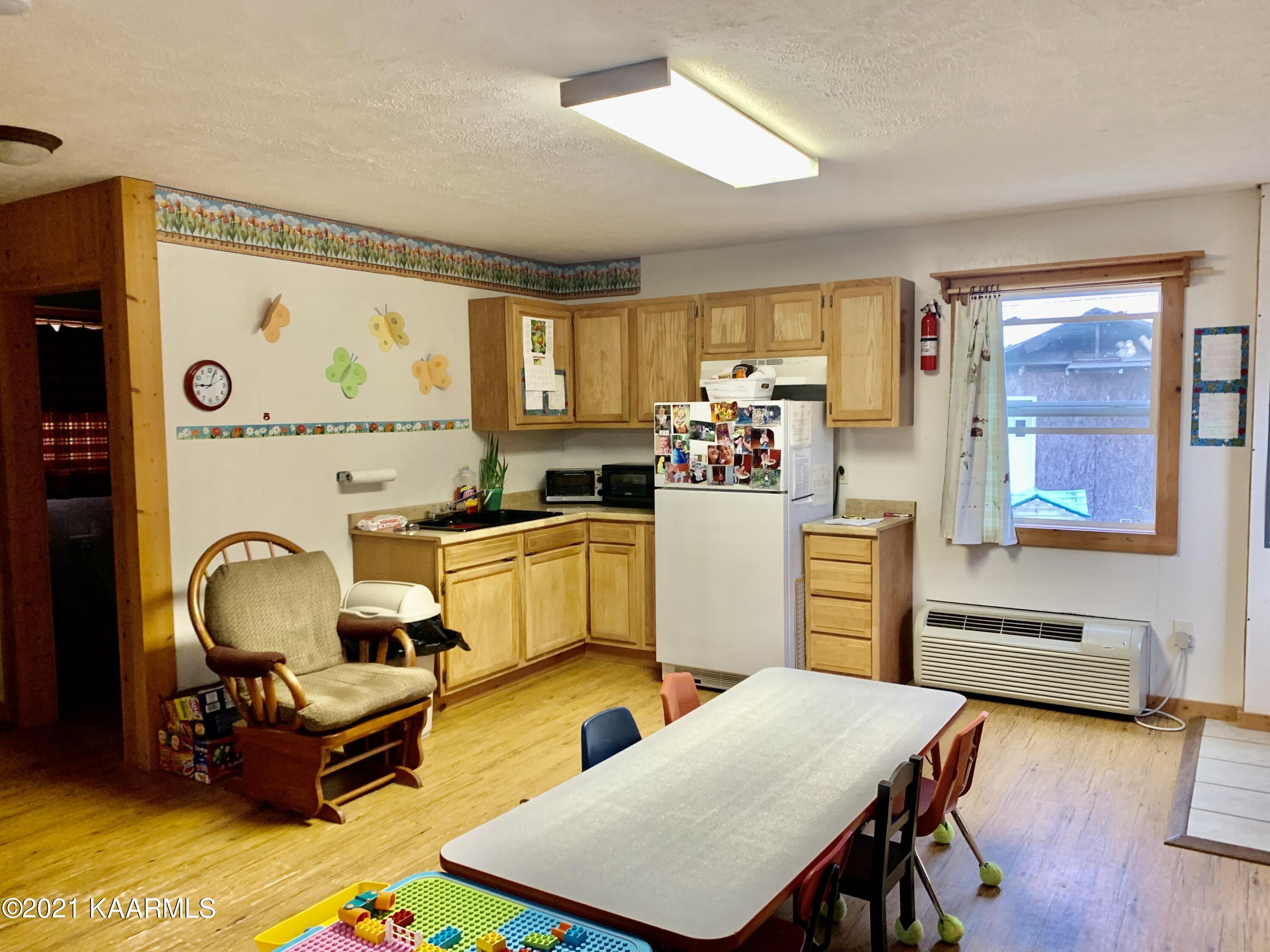 118 Pebbles Road Seymour, TN 37865 - Photo 5 of 11 IMG_E3865