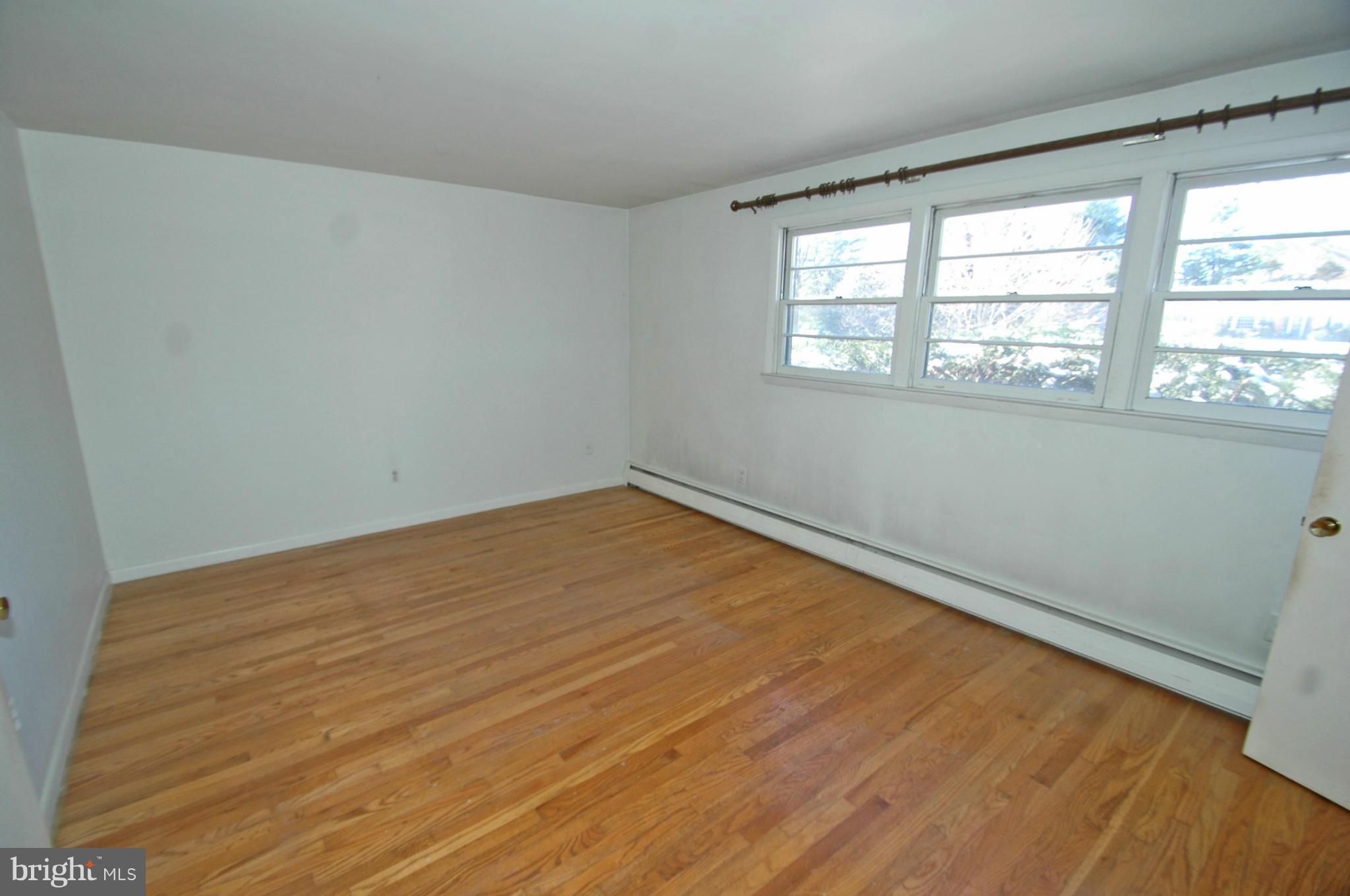 5037 Durham Road East Columbia, MD 21044 - Photo 9 of 11 Bedroom (Master)