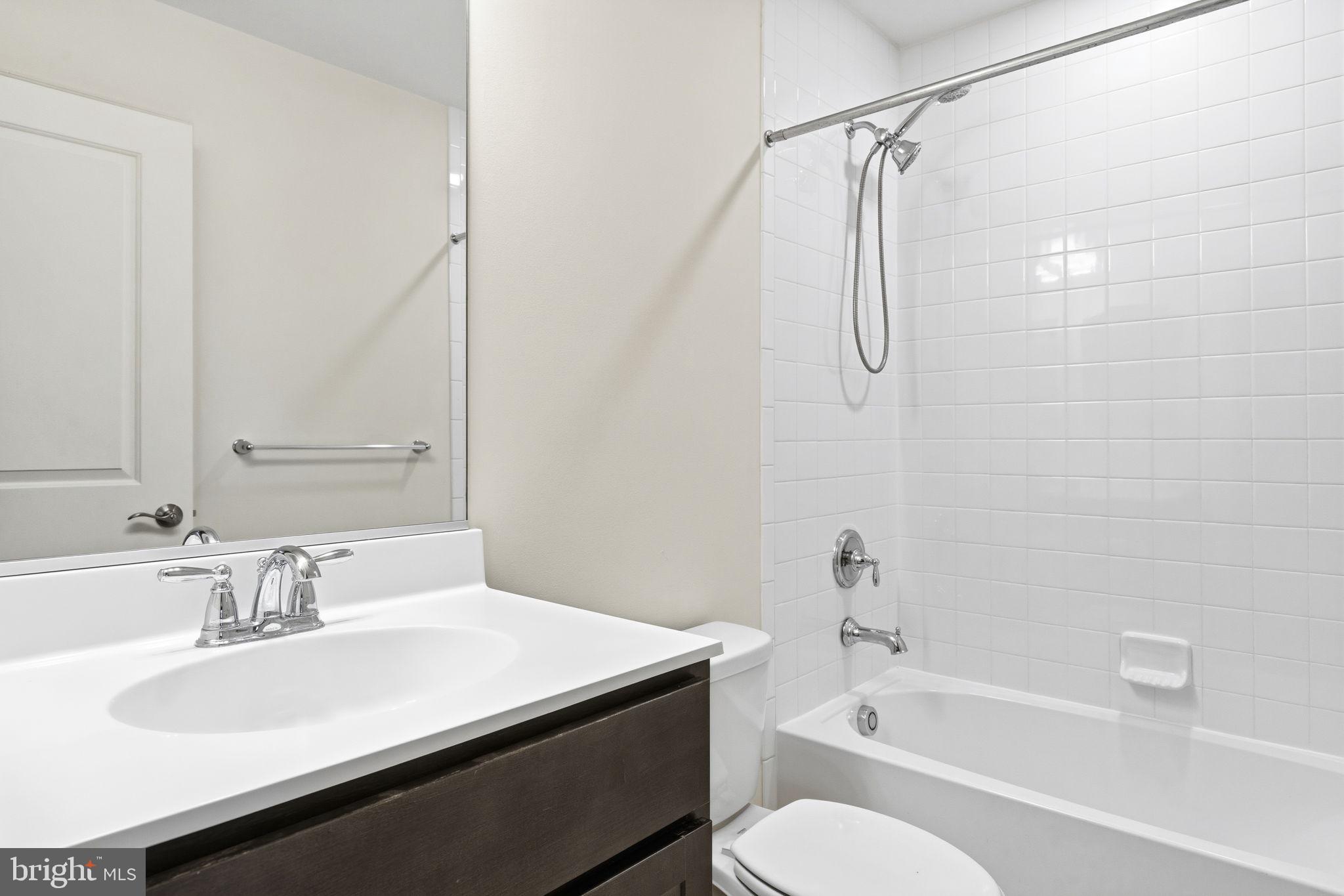 7255 Martin Farm Circle Baltimore, MD 21237 - Photo 15 of 23