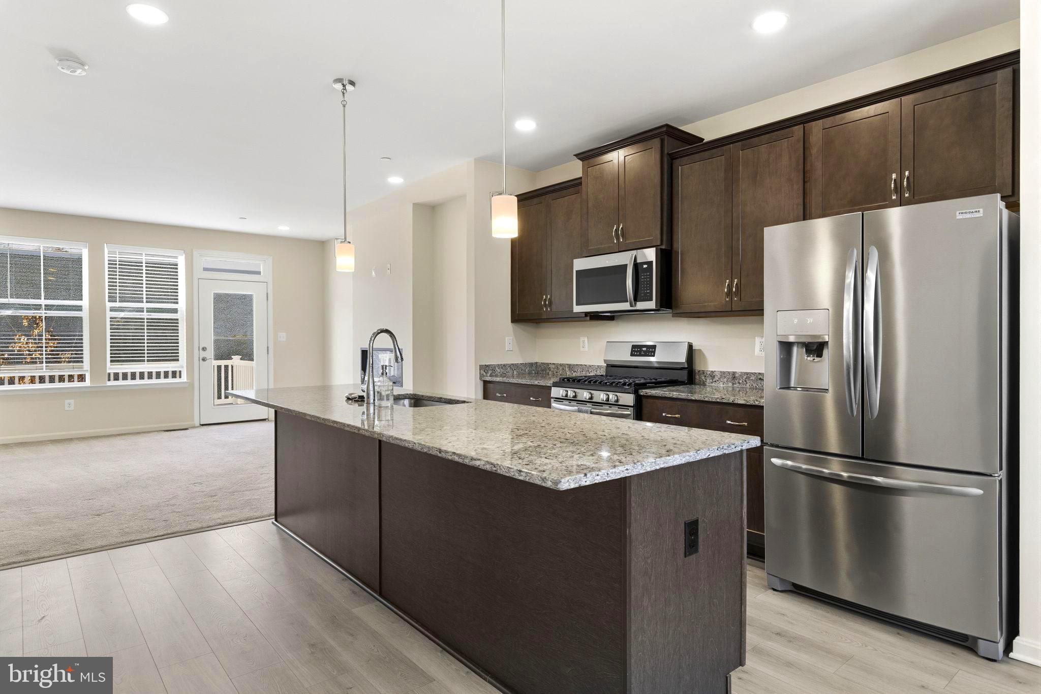 7255 Martin Farm Circle Baltimore, MD 21237 - Photo 5 of 23