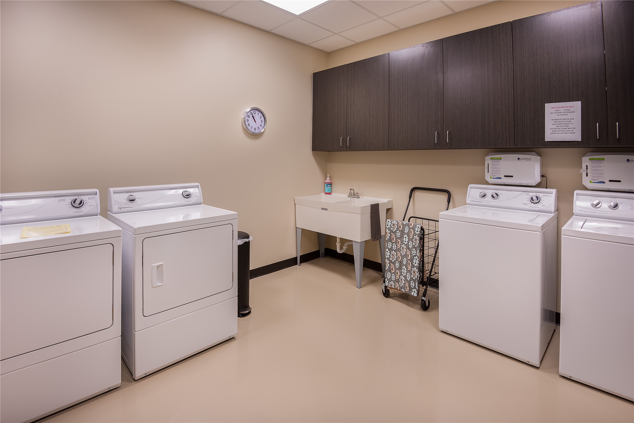 40693 Center Hill Road Hempstead, TX 77445 - Photo 48 of 50 a utility room with dryer and washer