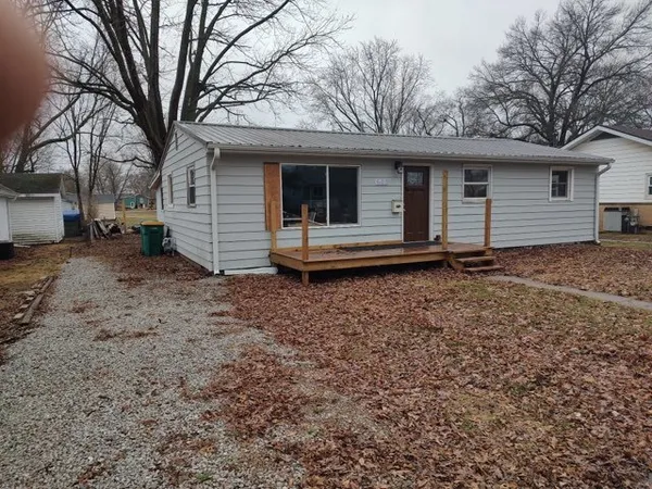 $75,000 | 503 Wilson Avenue, Villa Grove, IL 61956