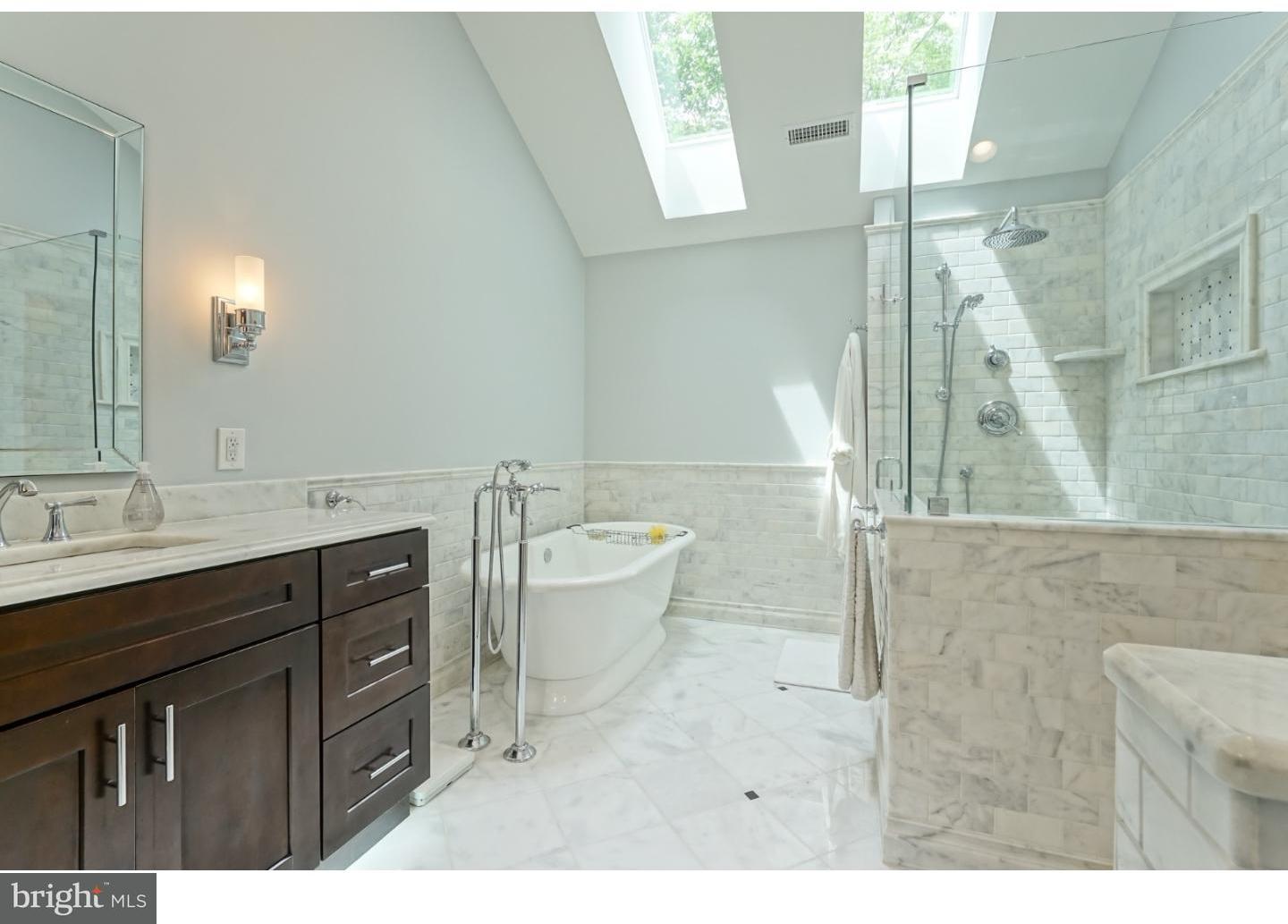 38 Stanwyck Road Mount Laurel, NJ 08054 - Photo 16 of 25 a bathroom with a tub sink and mirror