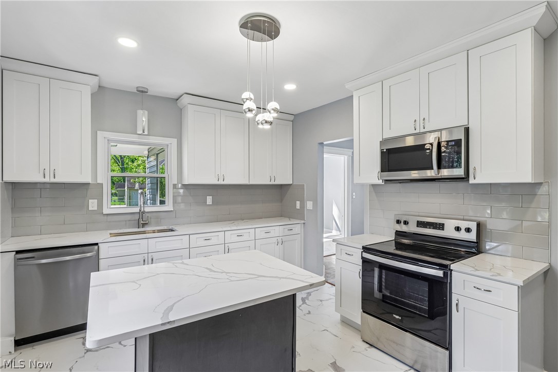 4012 Bluestone Road Cleveland, OH 44121 - Photo 2 of 25
