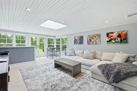 $3,050,000 | 440 Sterling Road, Harrison, NY 10528