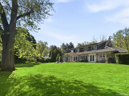 $3,050,000 | 440 Sterling Road, Harrison, NY 10528