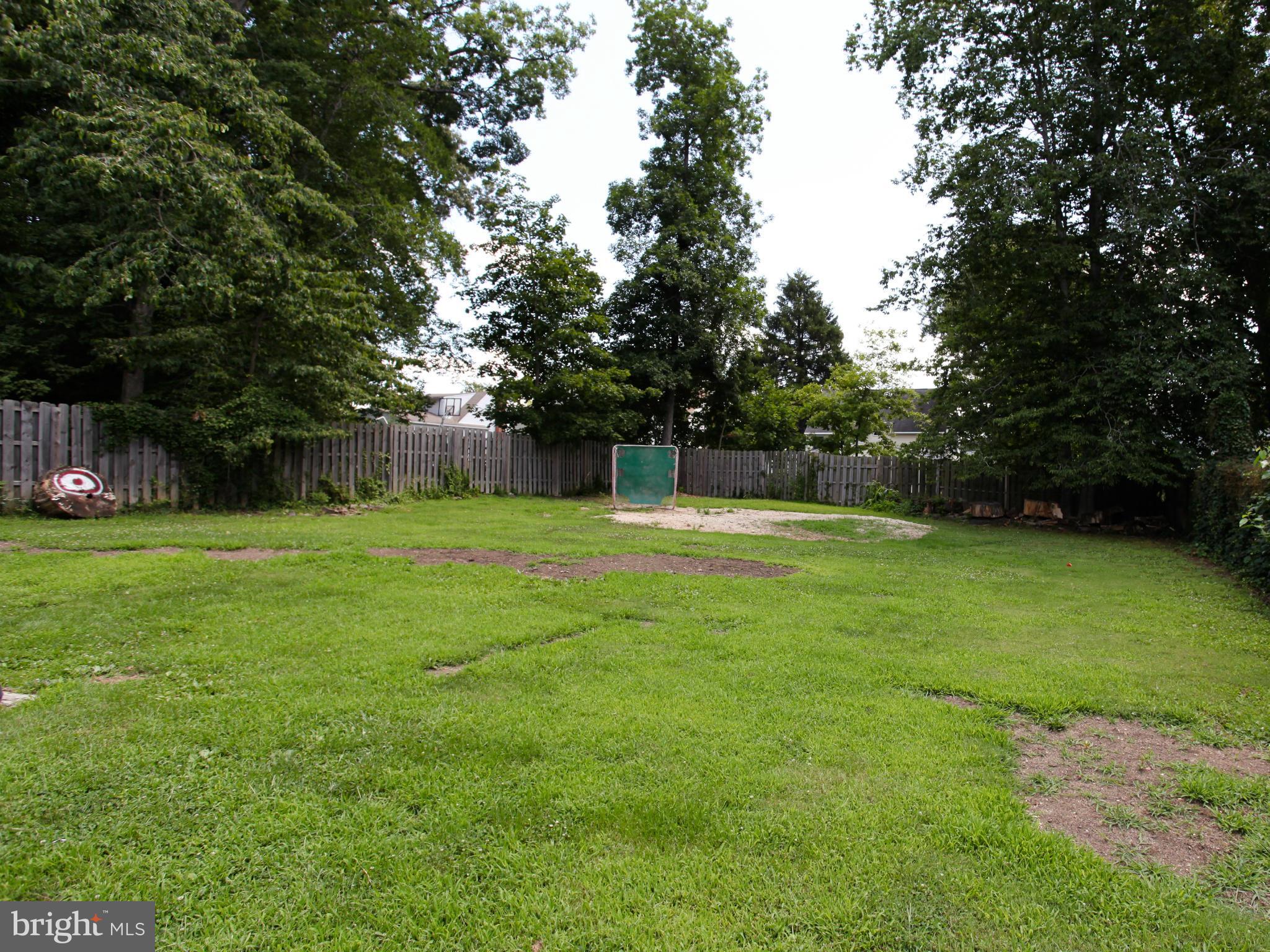2109 Oak Lodge Road Baltimore, MD 21228 - Photo 20 of 25 Exterior (Rear)