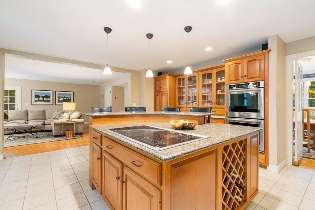 7 South Barn Road Hopkinton, MA 01748 - Photo 14 of 42