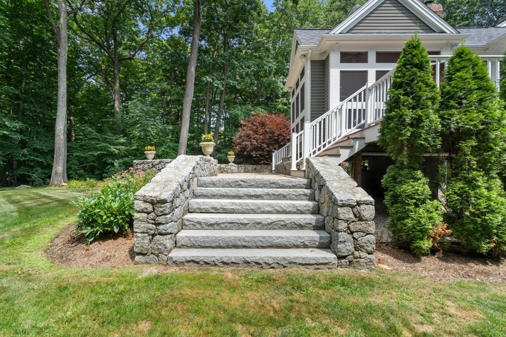 7 South Barn Road Hopkinton, MA 01748 - Photo 38 of 42