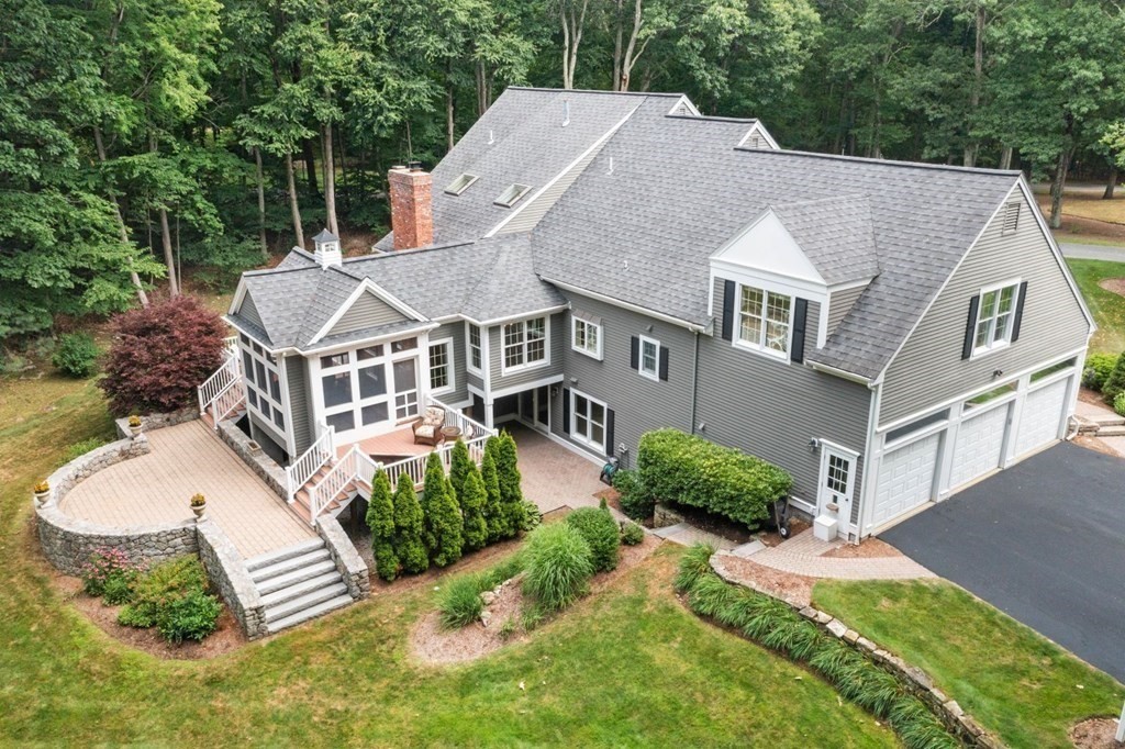 7 South Barn Road Hopkinton, MA 01748 - Photo 4 of 42
