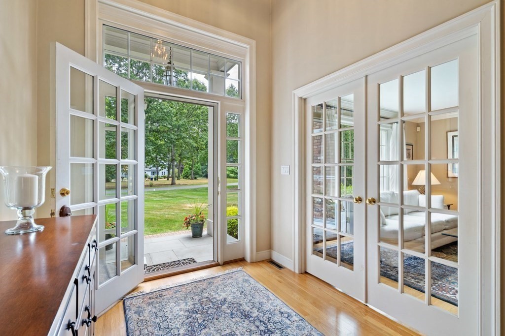 7 South Barn Road Hopkinton, MA 01748 - Photo 5 of 42