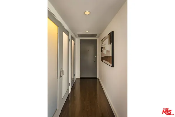 $1,075,000 | 4455 Los Feliz Boulevard, Unit 708, Los Angeles, CA 90027