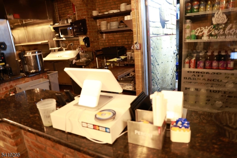 237 Haledon Avenue Haledon, NJ 07508 - Photo 13 of 33