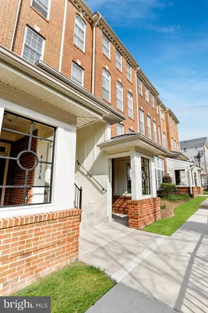 $2,831 | 4455 Beacon Grove Circle, Unit 706A, Fairfax, VA 22033
