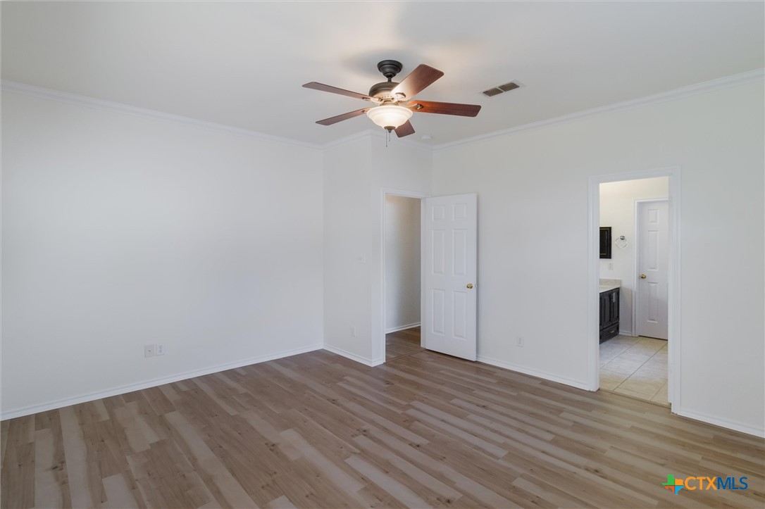 2824 Berry Trace Schertz, TX 78154 - Photo 14 of 27 Primary Bedroom