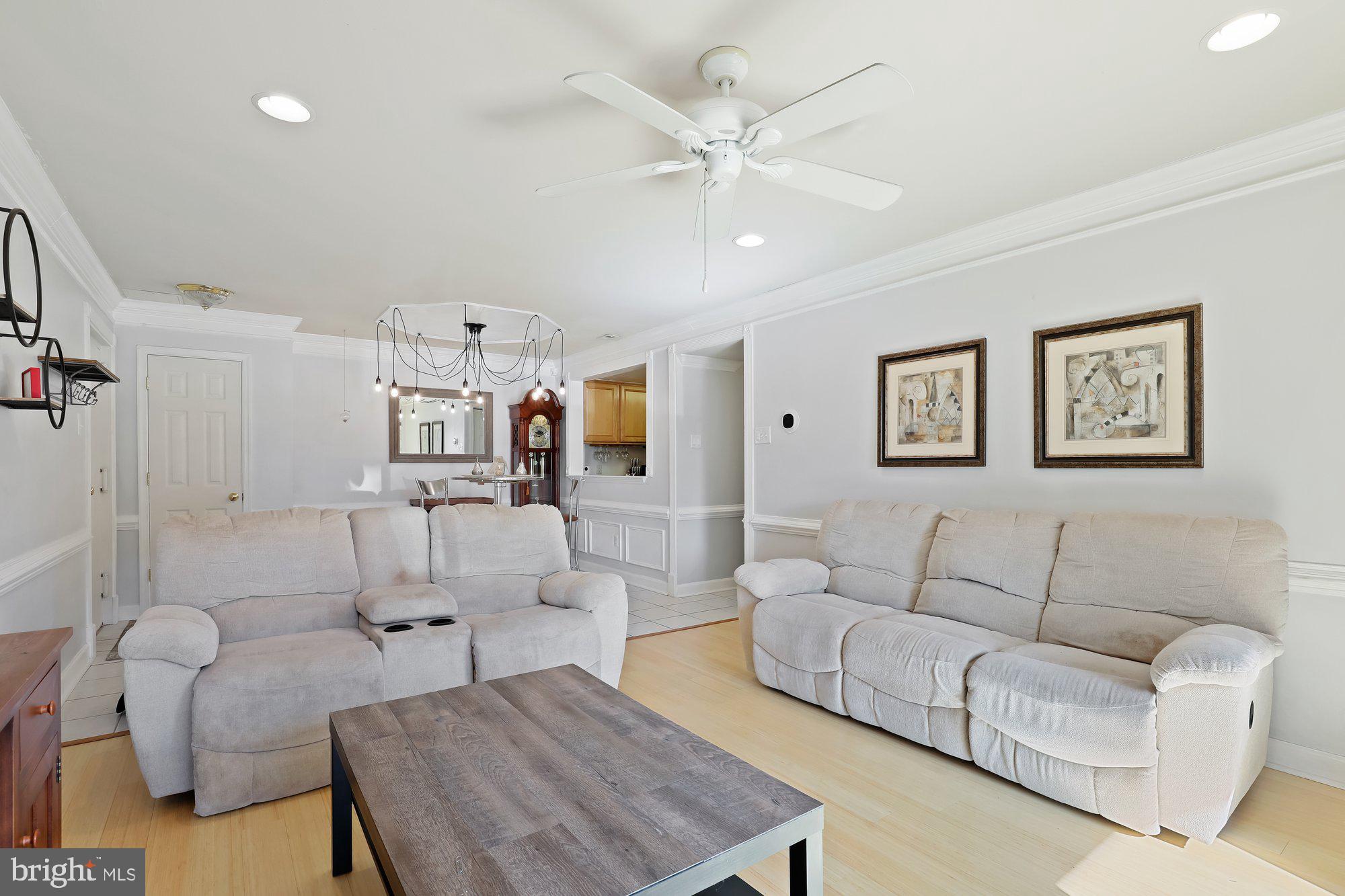 2570 Riva Road, Unit 6C Annapolis, MD 21401 - Photo 11 of 27 The the great rm is the perfect spot to entertain!