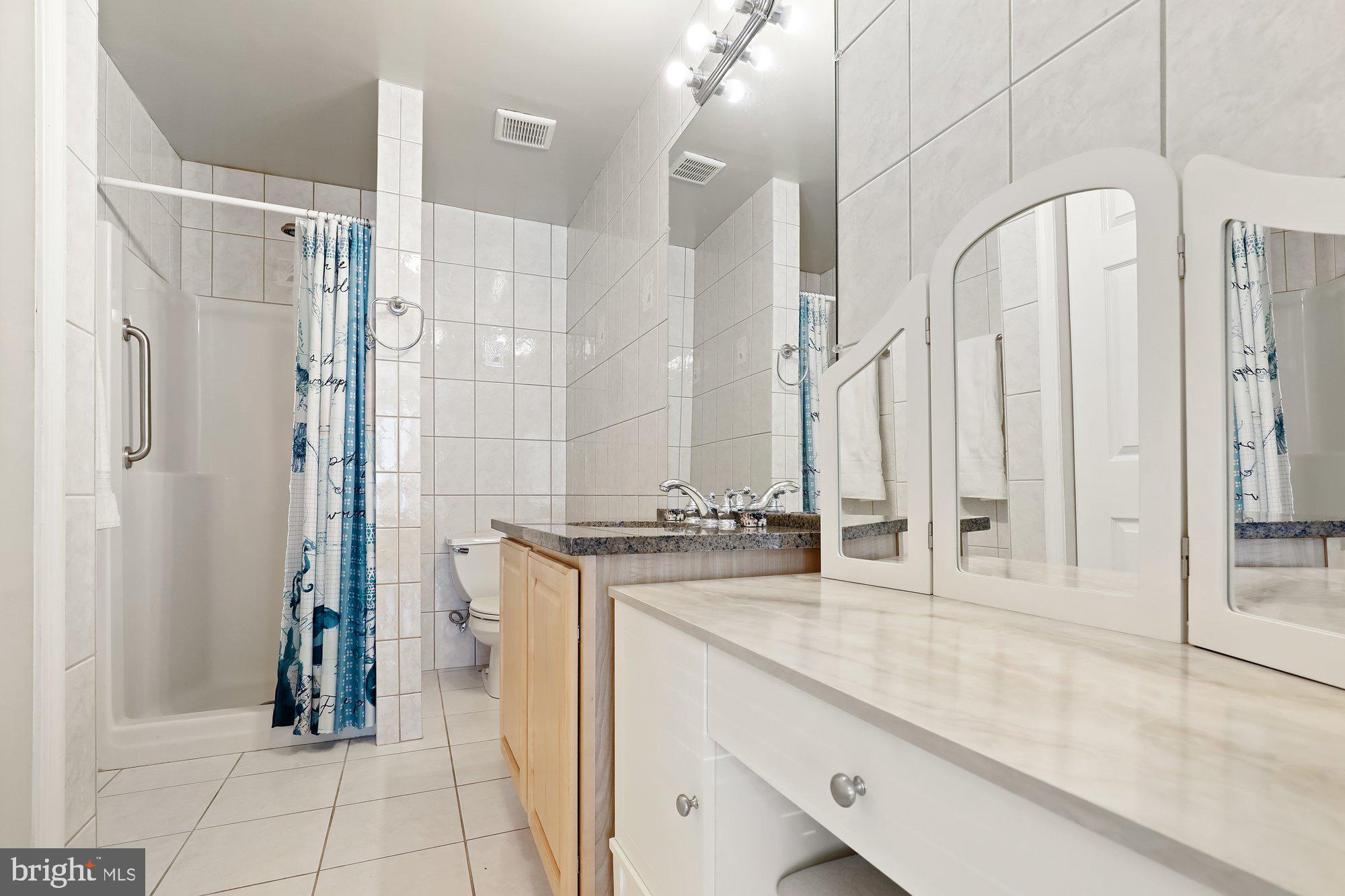 2570 Riva Road, Unit 6C Annapolis, MD 21401 - Photo 19 of 27 Oversize primary, tiled, full bath and 2 vanities!