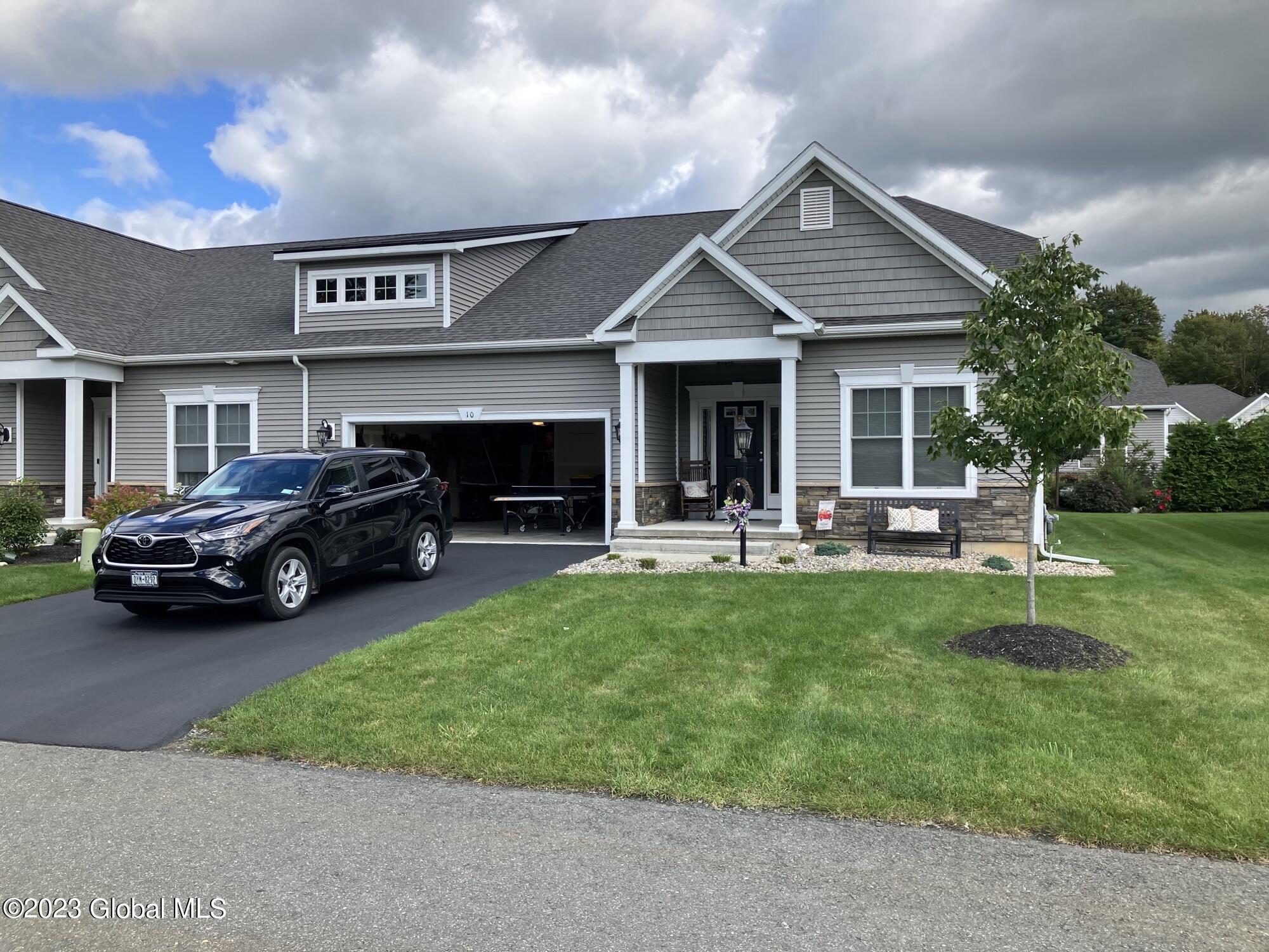 10 David Drive Bethlehem, NY 12077 - Photo 3 of 72 IMG_1768