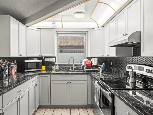 $380,000 | 9100 Suffolk Lane, Port Richey, FL 34668