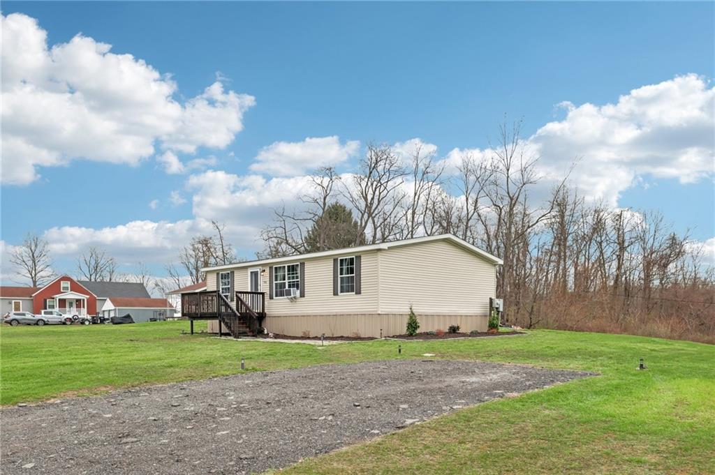 996 Monaca Road Monaca, PA 15061 - Photo 3 of 33