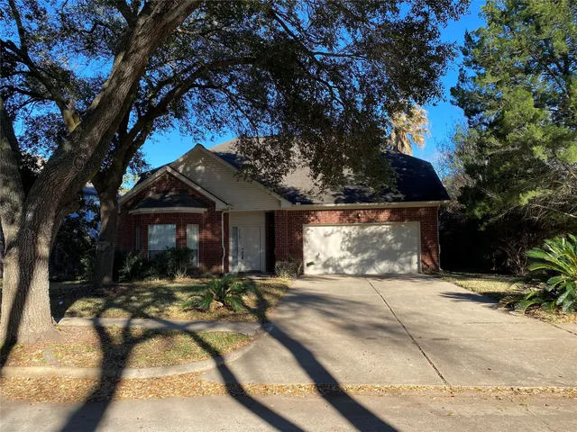 $2,395 | 215 West New Meadows Drive, Sugar Land, TX 77479