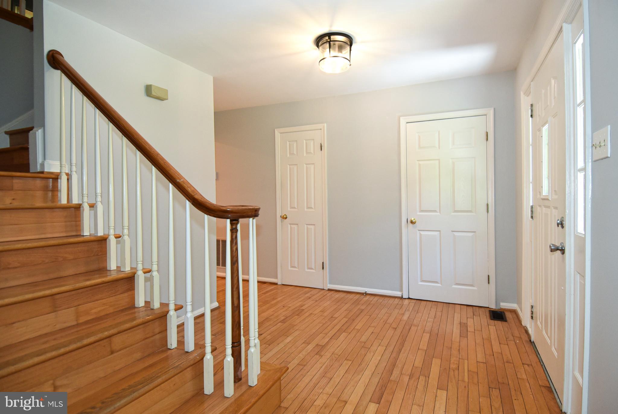 9814 Natick Road Burke, VA 22015 - Photo 5 of 64