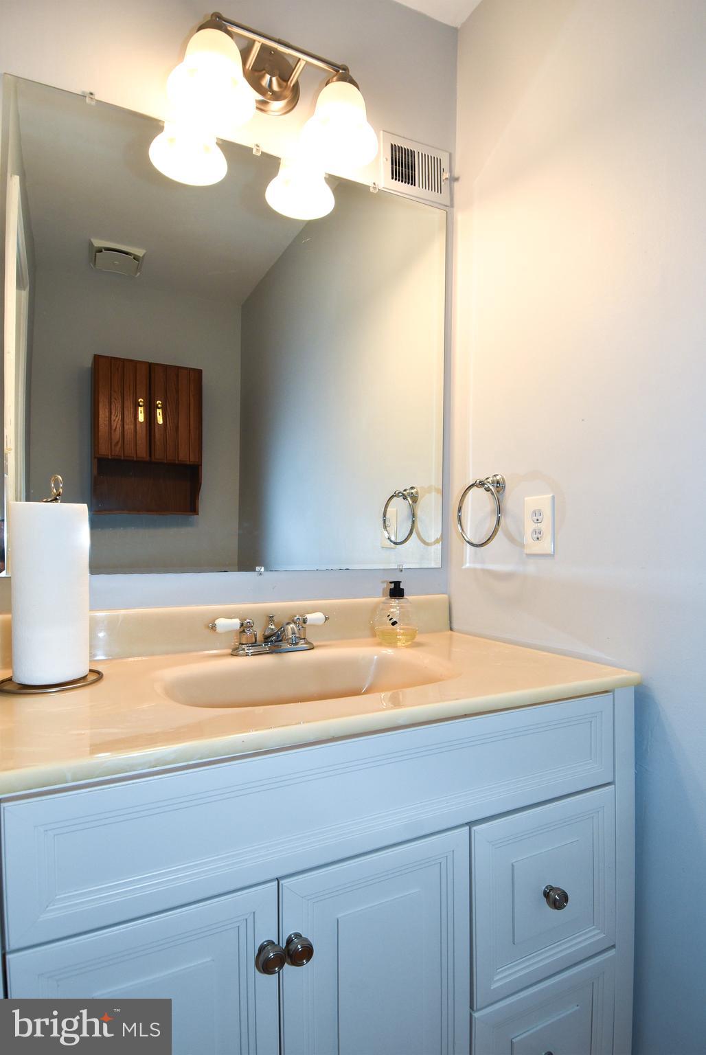 9814 Natick Road Burke, VA 22015 - Photo 7 of 64