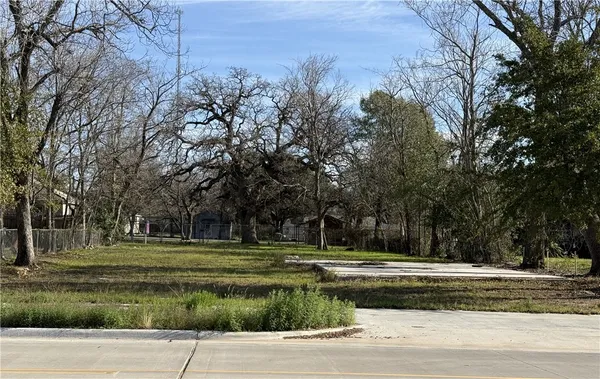 $175,000 | 2703 South College Avenue, Bryan, TX 77801